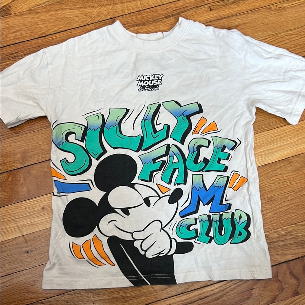H&M Disney graffiti White Mickey Mouse & Friends Graphic Tee 6/7